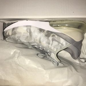 BRAND NEW WHITE CAMO NIKE AIR 270